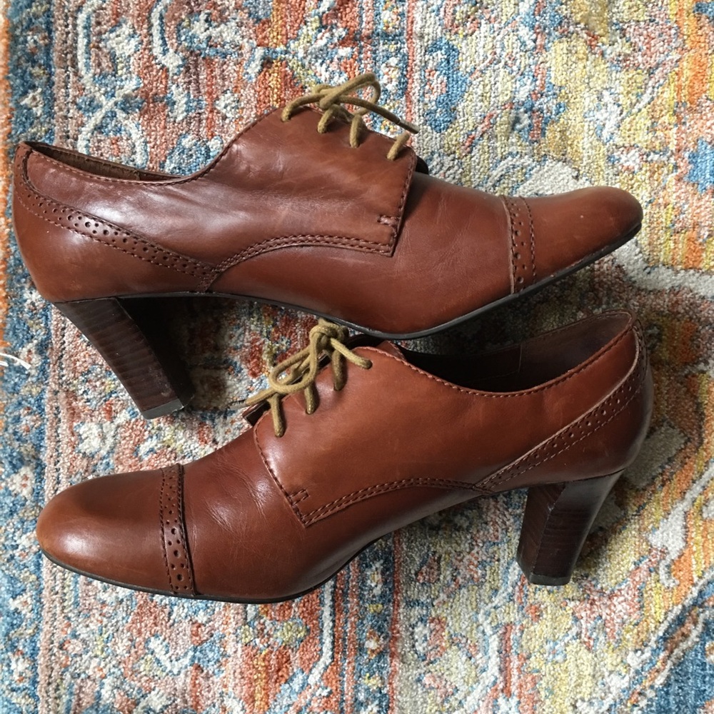 Etienne Aigner shoes